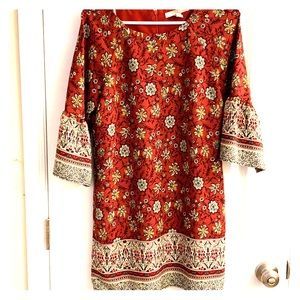 Bell sleeve shift dress